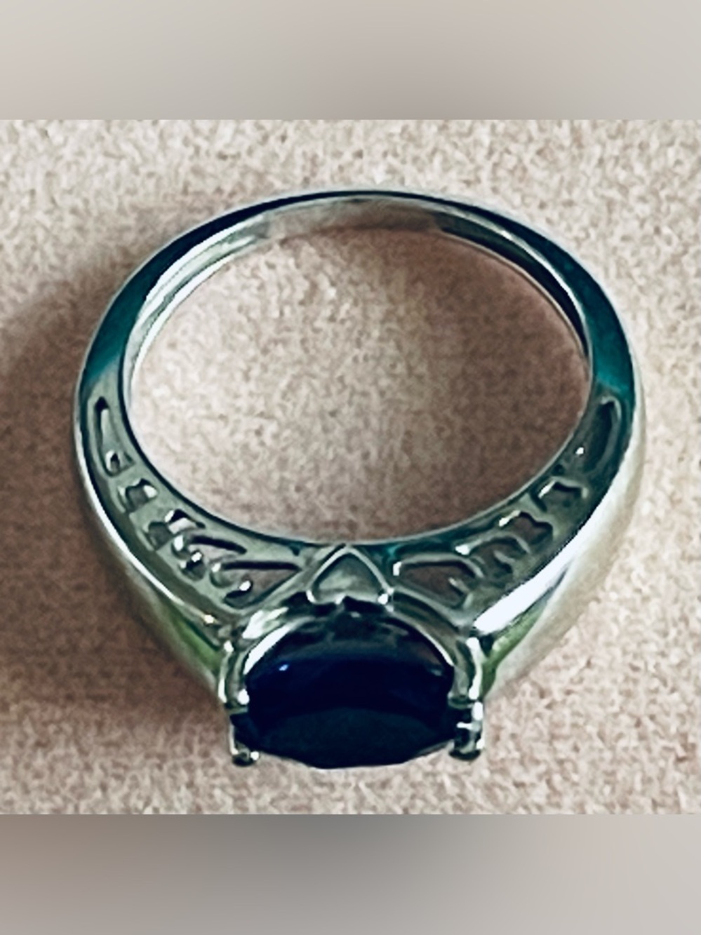 WHITE GOLD DIAMONIQUE BLUE OVAL CUBIC ZIRCONIA RING. /P14K DG CZ / SIZE 6